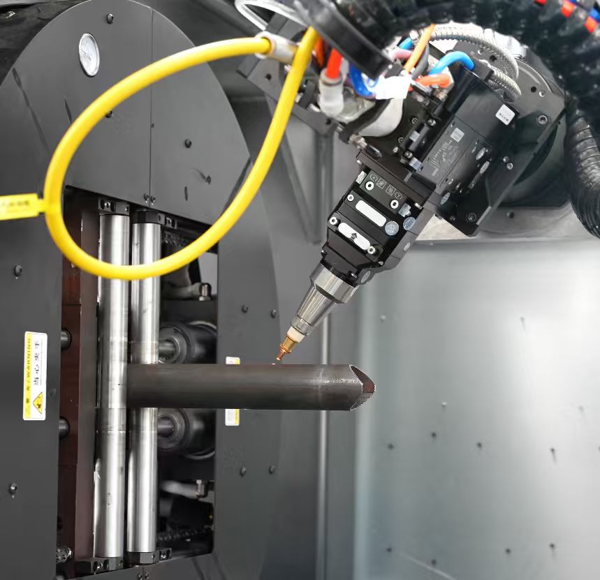 Unlock Precision & Efficiency: DADICNC's Beveling Fiber Laser Tube Cutting Machine